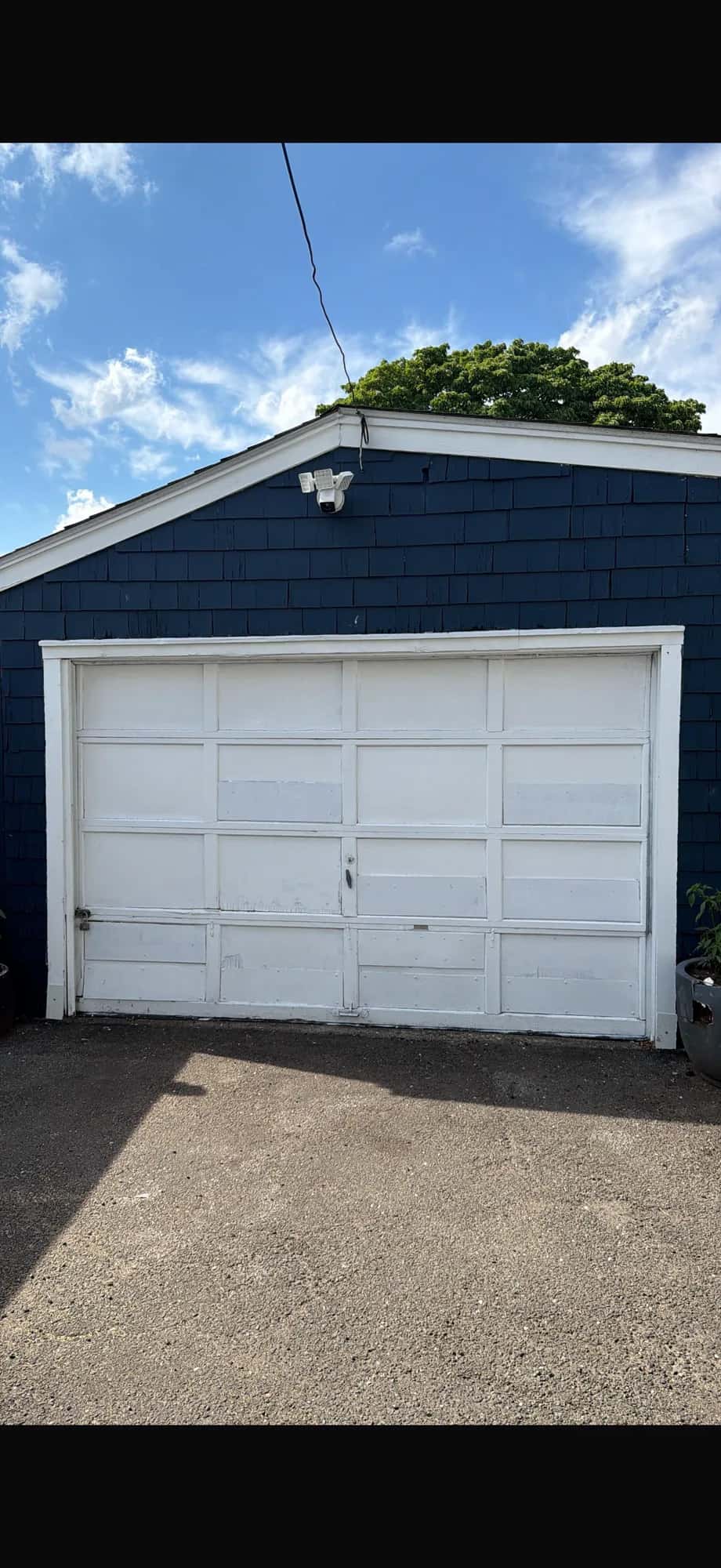 Sectional garage door service in Aptos, California